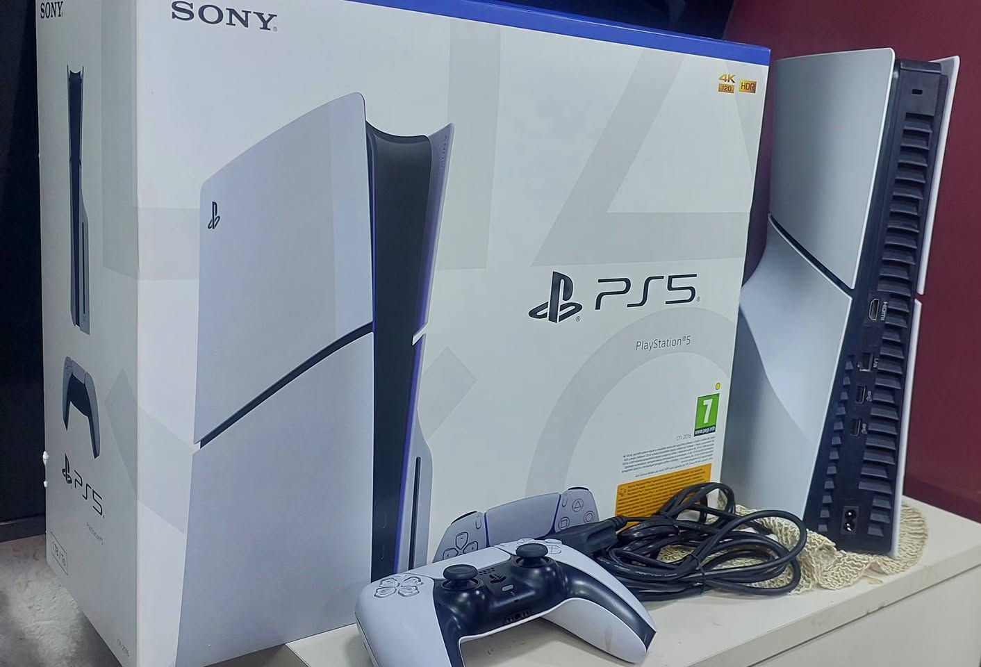 السلام عليكم بلي 5 سلم صارله شهرين من مشترية وياه حساب بيه لعبة فيفا ٢٤ وفيفا ٢٦ عربيات وياه كامل ملحقاته الاصليه وكارتونته وكتيب المعلومات اخو جديد وجوستك مالته الاصلي ايضا رايده ب650 الف رقمي واتساب *********** مكاني بغداد البياع
