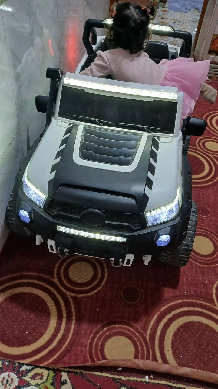 مرحبا
سياره شحن شتريته 375 جديده من ريان سنتر 

ابيع 225 وبيهه مجال 

ام بي ثري 

اناره خلفي اماي 

بلوتوث يربط على الموبايل اواكس ايظن 

وياهه ايظن ريمود تحكم من بعد / محركها يفر 4 اطارات/ وليس 2 
2×4
تكدر تشحنهه سياره او وتفلت البطاريه شحن خارجي 

مكان بصره 

*********** واتساب فقط 

*********** واتساب او اتصال
