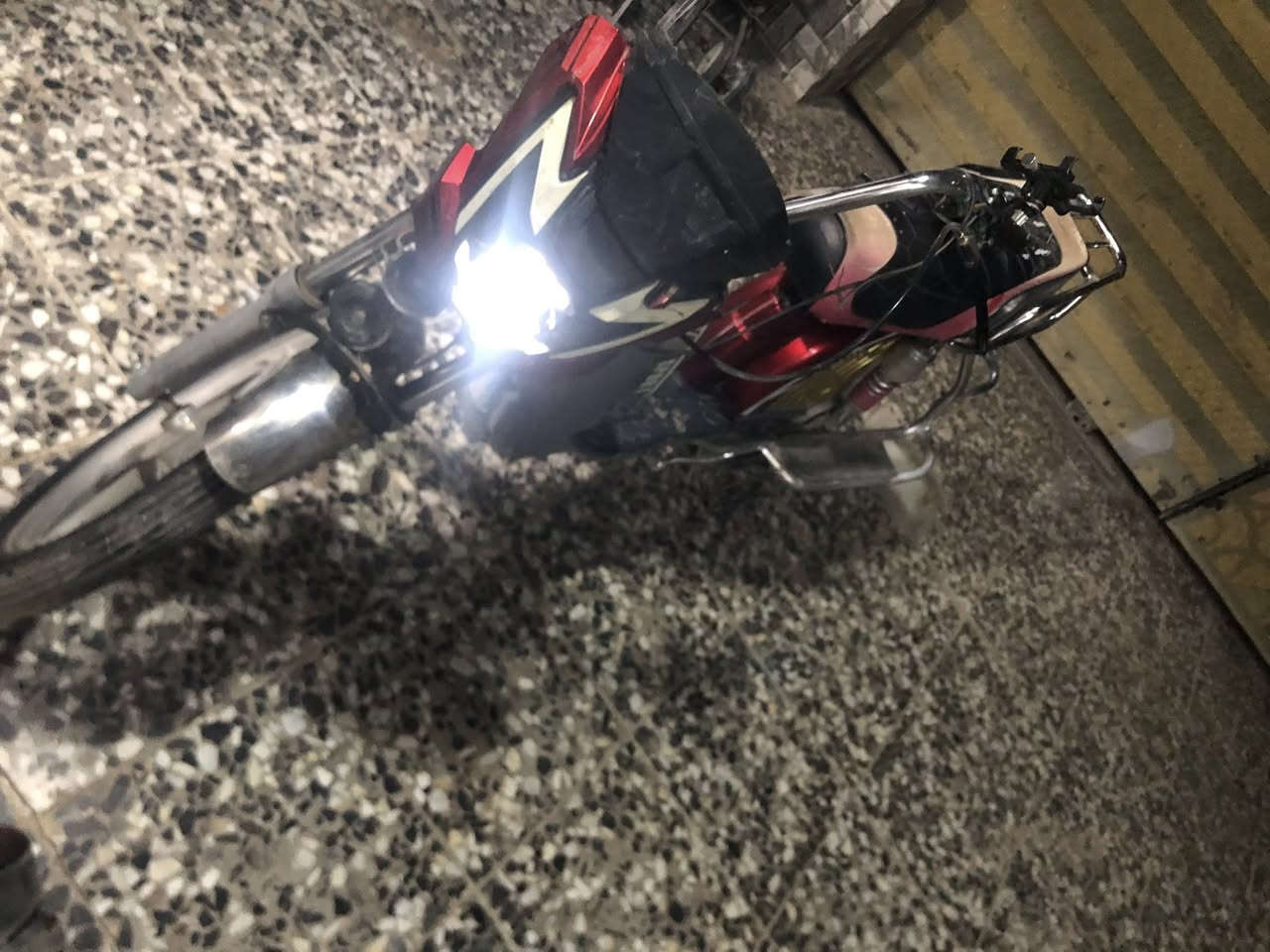 دراجة شحن للبيع بهة نواقص بس شغالة وتمشي بطاريات صارلهن 3 اشهر من بدلتهن سعرة 225  بيهة مجال بسعر بطاريات


**إذا كنت صاحب هذا الإعلان وتريد حذفه لأي سبب، رجاءا أرسل رسالة إلى الدعم الفني**