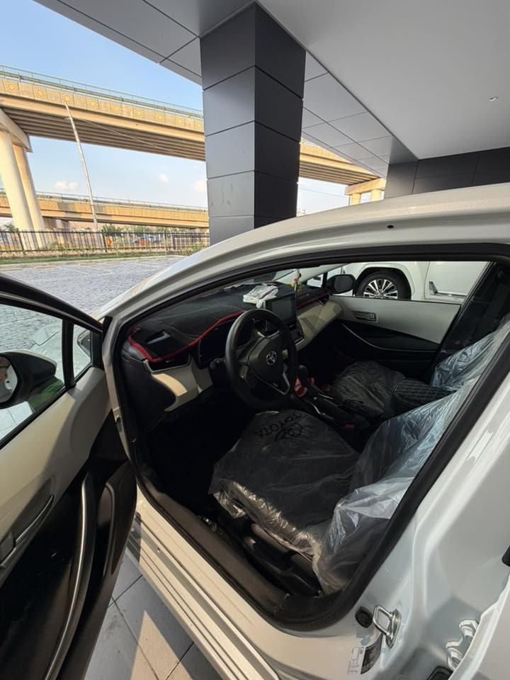 كورلا ياباني ساز موديل ٢٠٢٣ ماشية ٣٩ الف نظافة فول بصفمة دخول ذكي فتحة سقف رقم بغداد بأسمي 
داخل الضمان 
السعر ١٨٥ 
للتواصل 
***********
