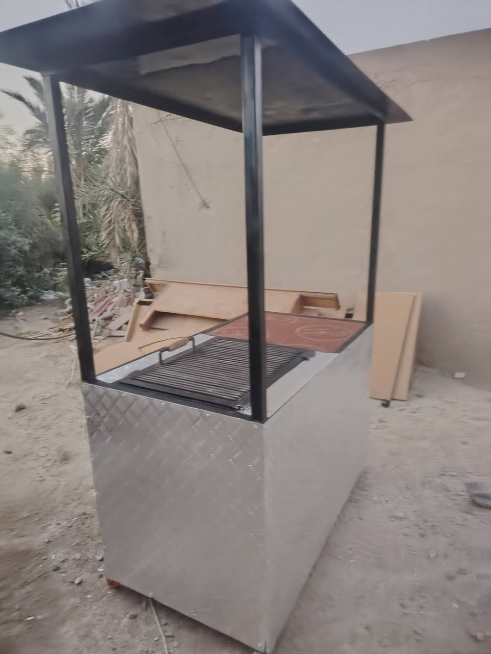 سلام عليكم عربانه بركر عله الفحم للبيع شغلهه تفصال درجه أوله قياسهه 150 في 80 ولشوايه 70 في 50 سعرهه 650 الف واذا تحب افصلك وحده حسب طلبك العنوان بغداد الدوره
***********

