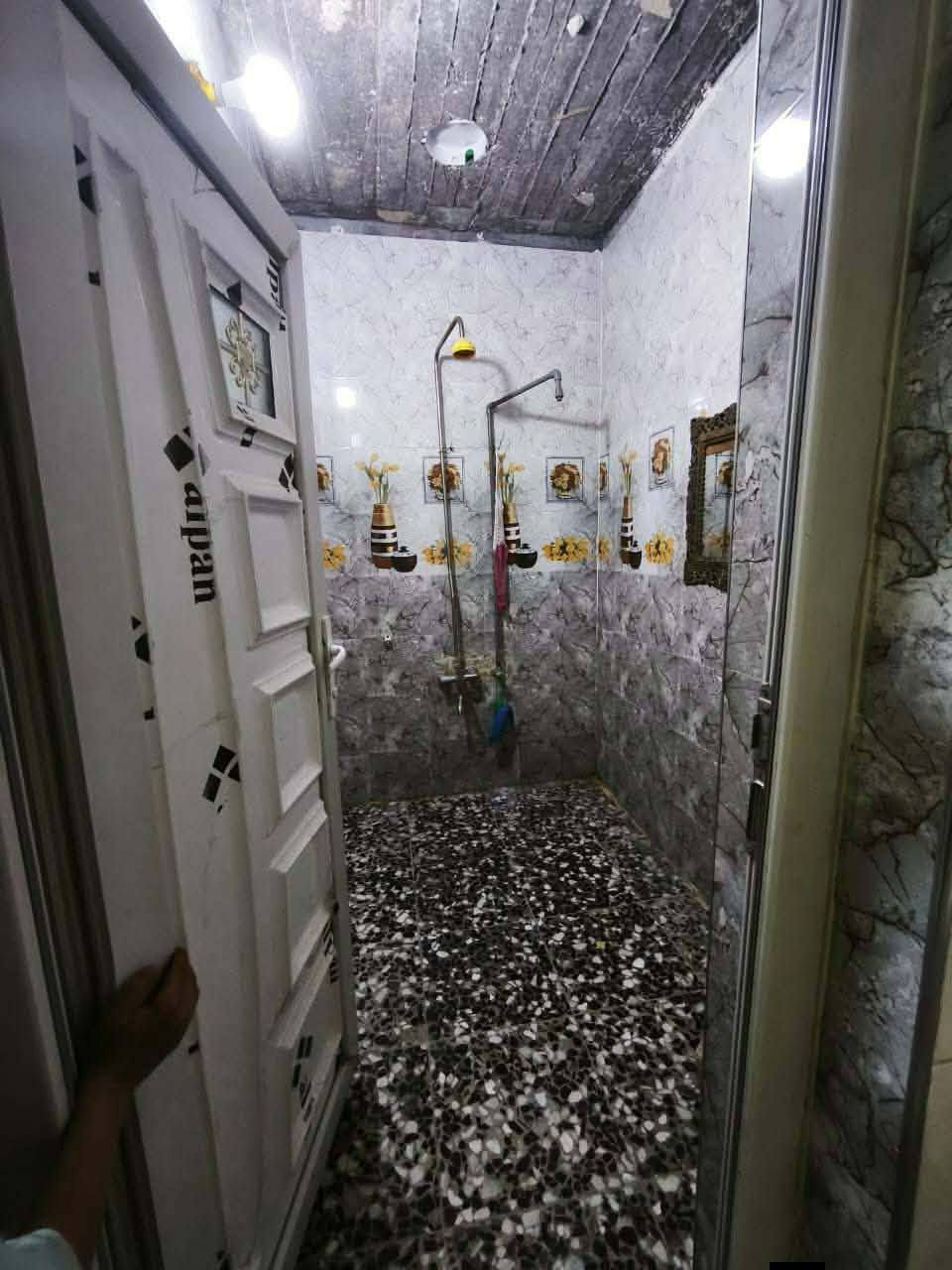 سلام عليكم بيت للبيع طابو ملك صرف منطقه بغداد الحسينيه  قرب شارع الحشد وقرب شارع ابو سمير. المساحه  120 واقع حال 140 متر السعر 130 وبي مجال  رقم الهاتف موجود واتساب. ***********
