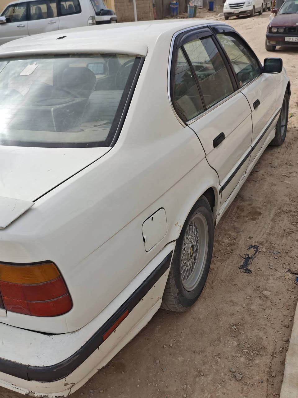 السلام عليكم.
520 مديل 1991كير عادي بيها مكينه 25 مسكر عدل ايرفلو ستوني مشتري حاويه بيه تخم تاير نضيف  تبريد ثلج سنتر لك شغال كامل  السياره جاهزه بسمي مكانه ديوانيه السعر 38
***********
