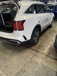 سورنتو 2023 رقم بغداد الجديد ماشية 26000 محركها V6 بيها بارد كما موضح ...