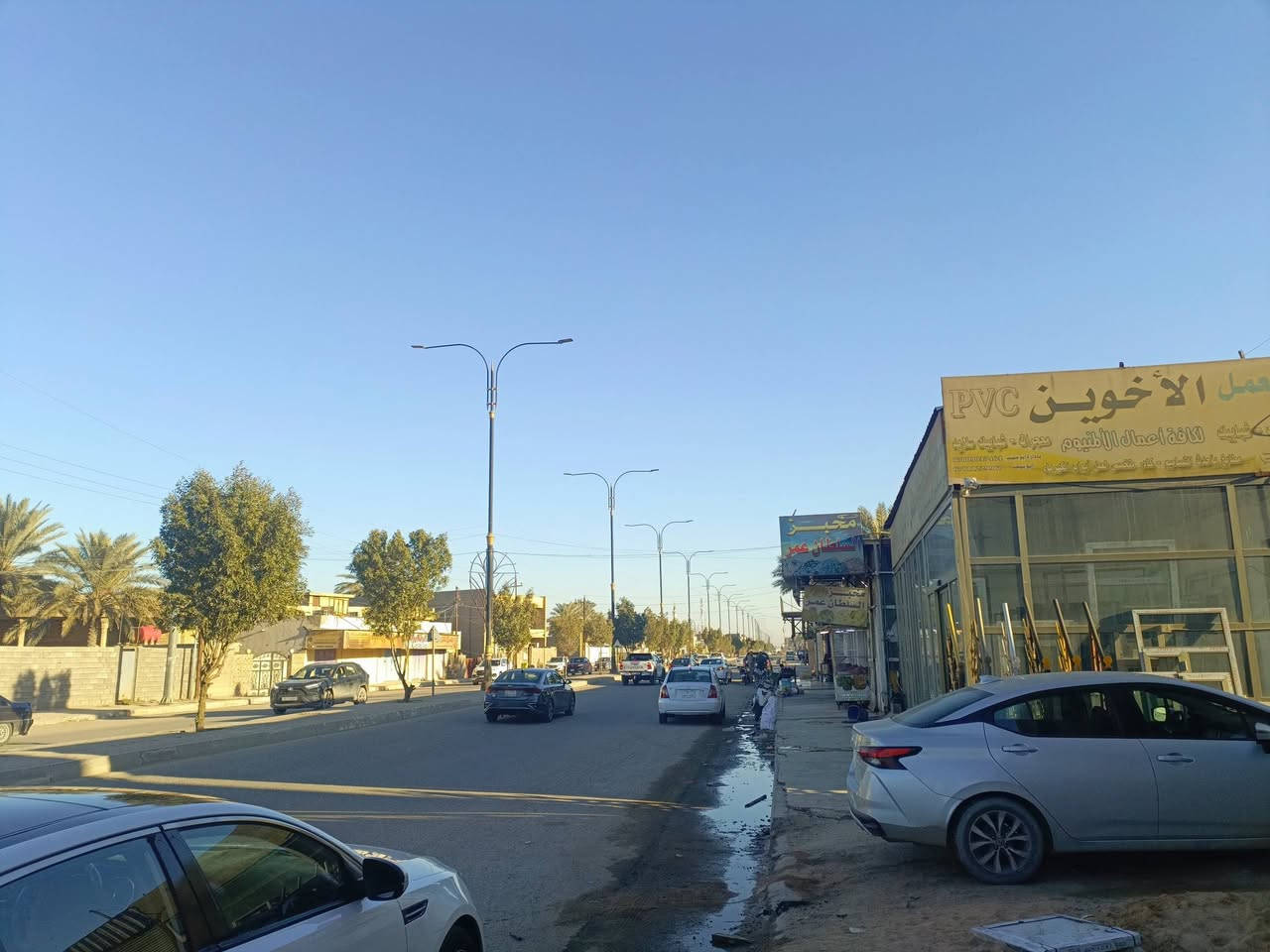 🏢 بناية تجارية للإيجار – الرمادي / شارع 40

بناية تجارية ركن طابقين مميزة للإيجار في أحد أهم شوارع الرمادي شارع 40.

تتميز البناية بتصميم عملي ومساحة واسعة تناسب مختلف الأنشطة التجارية.

🔹 تفاصيل البناية:

تتكون من طابقين.

الطابق الأول يحتوي على:

قاعة كبيرة بمساحة 700 متر.

غرفة مكتب مستقلة.

مجموعة صحيات.

مطبخ.

بناية مناسبة للمراكز التجارية، المعارض، الشركات، أو القاعات التدريبية.

للمزيد من التفاصيل أو الاستفسار، يرجى التواصل معنا.
ـــــــــــــــــــــــــــــــــــ
يمكنكم زيارة مكتبناا مكتب العين للعقار ع شارع 40 مدخل الصوفيه الثانية 

 الاتصال على الارقام أو المراسله على واتساب 

***********٥
***********
***********
