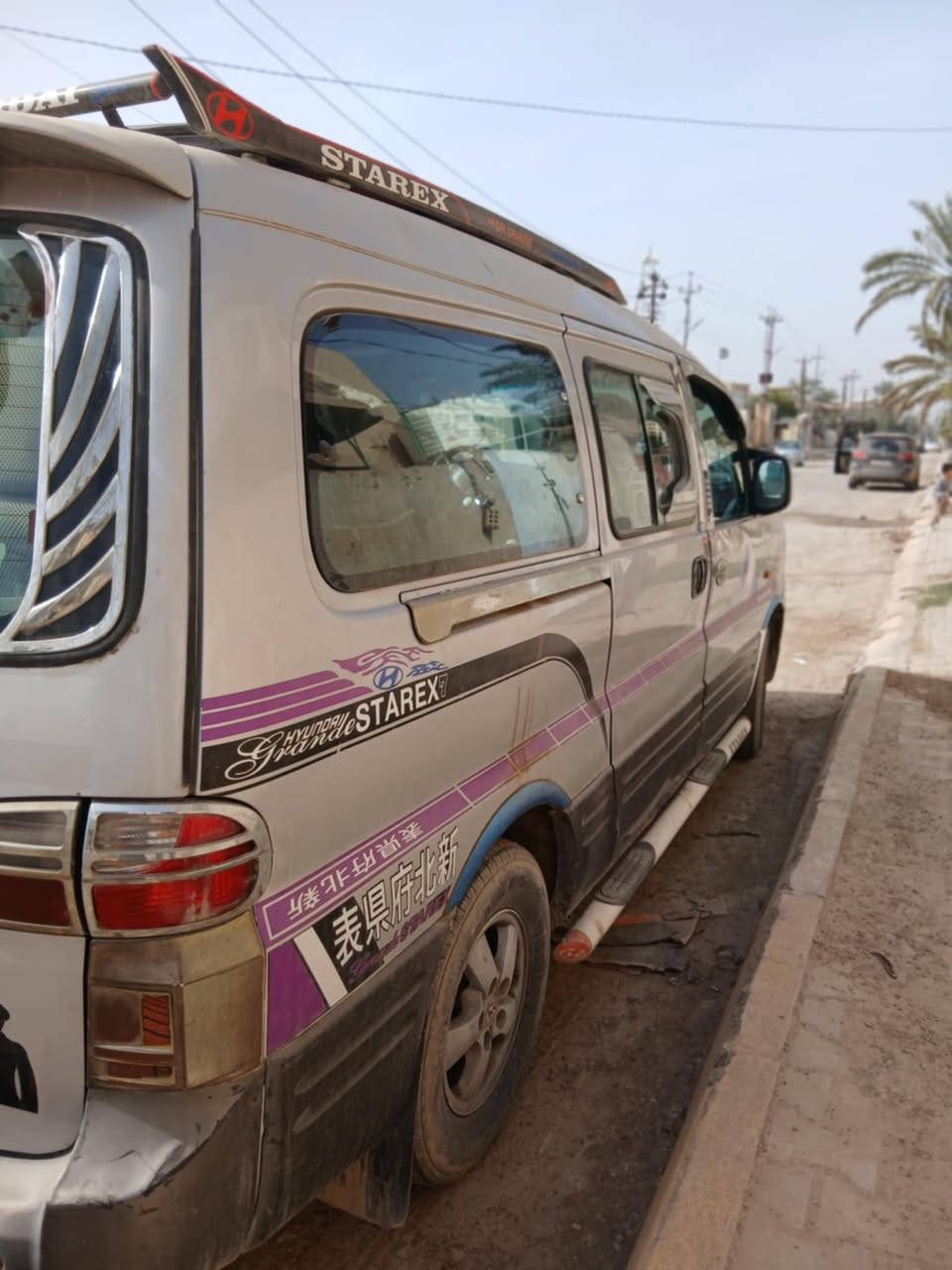 السلام عليكم 
ستاركس 2006 فول مواصفات سياحي مكينه مفتوح خير من الله قبل كم شهر جفتته كير عادي مكفولة كفالة عامة تبريد وتدفئة كلهن شغالات مسجل شاشه رقمه ديالى سنويتها لل٢٧ العنوان ديالى الخالص 
السعر ٩٨ وبيها مجال 
الاتصال ***********
