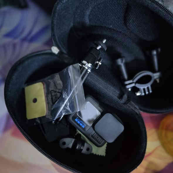 السلام عليكم عدي كامره كوبرو اخت جديده مستعمله حيل قليل وياها غراضها ستاند وقواعد موضحات ومبيها كل عيب مكفوله ضمان ثلث ايام مكاني بغداد مدينه صدر رقمي (***********) 
السعر 400 قفل بعدها جديده
