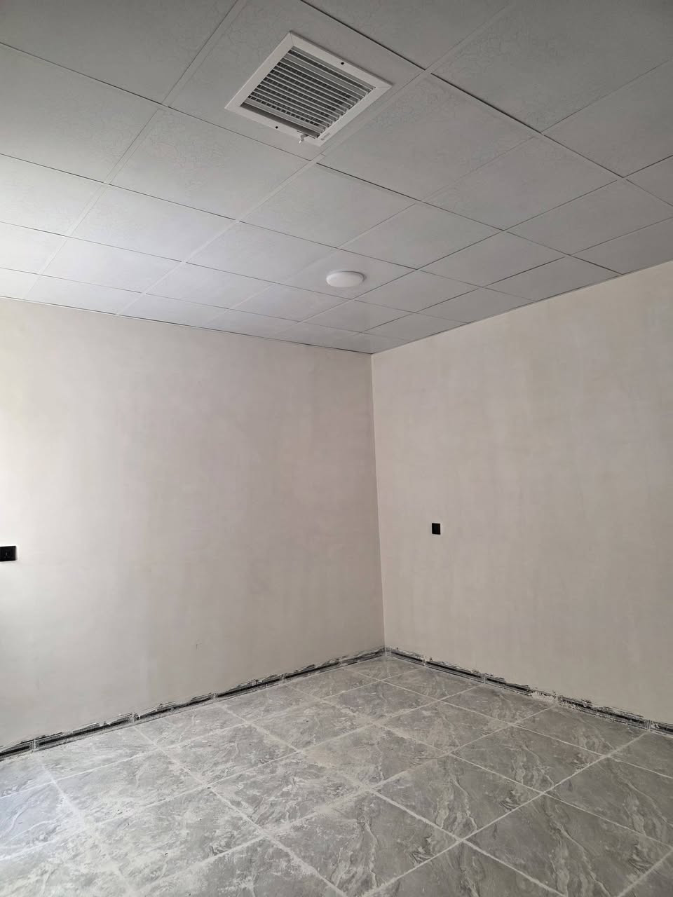 خانو 100متری فول کاشی خانۆکە تازیە  پێک هاتووە لەژورێ میوان ژوورێ خەو متبەق ساردو گەرم سەحیات گەراج سەیارە
دکت مەرکەزی سعری گونجاوە 30ملێنو مجال
عنوان کرکوک پنجاعلی نزیک جامع علی زنگەنە
***********
