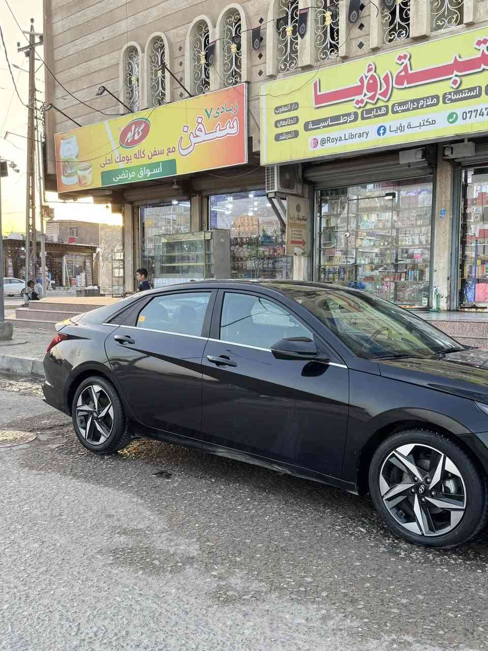 السلام عليكم 
النترا 2023 فول مواصفات ليمتد وارد أمريكي رقم بغداد الانكليزي معوقين جاهز للوكالة حادث السيارة بنيد فقط مستبدل وبيها طخه بالدوسة اثناء التحميل بالميناء صارت محرك  2000 دوش المرغوب 
مواصفات السيارة 
1- بصمة 
2- فتحة 
3- بصمة ابواب وجنطة 
4- تشغيل عن بعد 
5- رادار امامي وخلفي وبلمري 
6- تحديد مسار 
7- شاشة ديجتال متصلة 
کشن وستيرن تدفئة
 9- انضمة قيادة 
10 - لد امامي خلفي 
11- كامرة دوارة 
12- كشنات جلد
13- أنظمة قيادة Normal - S.Sport - Sport 
14- دخول ذكي وتحكم ستيرن
 وباقي المواصفات المعروفة سعر السيارة ١٤٥ 
***********
