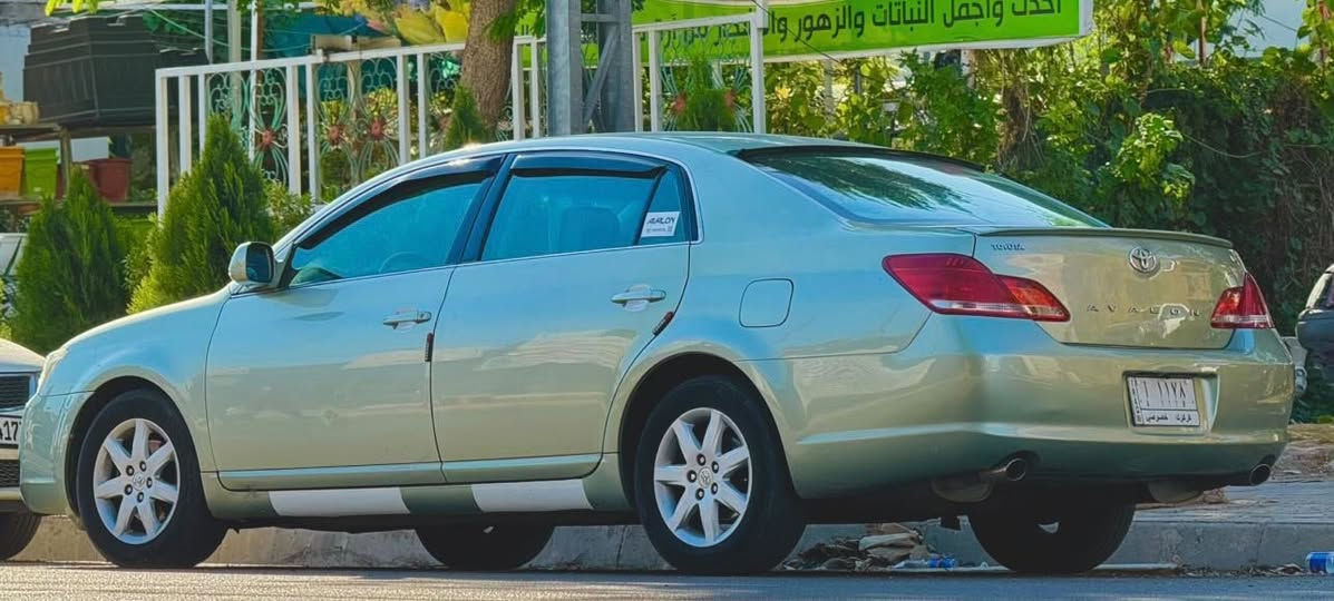 تويوتا افلون موديل 2007 سيارة نظيفة
استعمال شخص واحد من موديلها *********** بيها ثلاث قطع خلفية بدون ايرباك وبدون دواخل رقم كركوك خصوصي وياه دفتر بانزين ب115 ورقة سيارة حيل نظيفة وكل شي شغال بيها.
