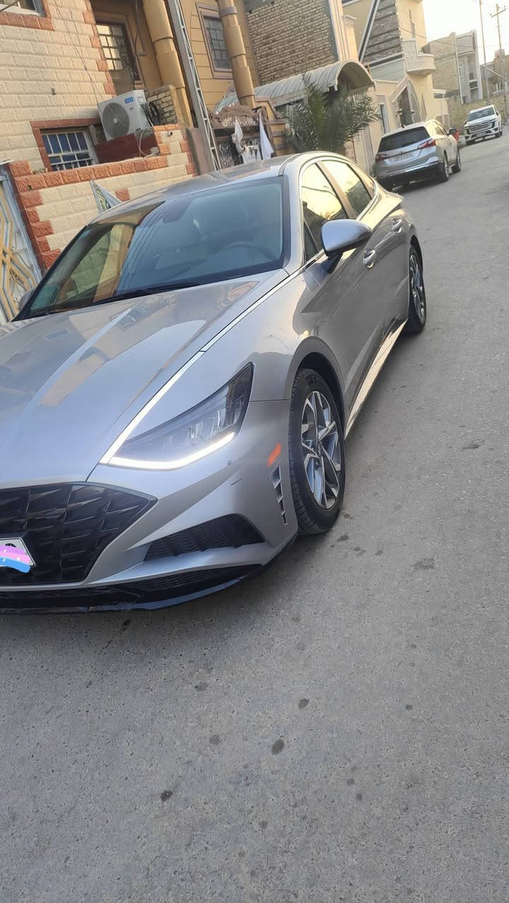 السلام عليكم 
🔹 للبيع: هيونداي سوناتا 2023 (معوقين) 🔹
📍 رقم السماوة 🚗 الموديل: 2023 📊 المسافة المقطوعة: 8,000 كم فقط (زيرو تقريباً)
✅ تبديل قطعتين (جاملغ + باب) ✅ بدون أي ضرر في الدواخل أو الشاصي ✅ المحرك (المكينة) والكير بحالة ممتازة ومكفولين ✅ شاشة كبيرة متعددة الوظائف ✅ تحكم من المقود (ستيرن) ✅ إشارات بالمرايا الجانبية ✅ نظام تحكم متكامل وميزات راحة وسلامة ✅ سيارة نظيفة جداً وجاهزة للاستخدام
💰 السعر المطلوب: 17,500 دولار 🔹 السعر قابل للتفاوض للجادين
📞 للاستفسار أو المراسلة: ***********
