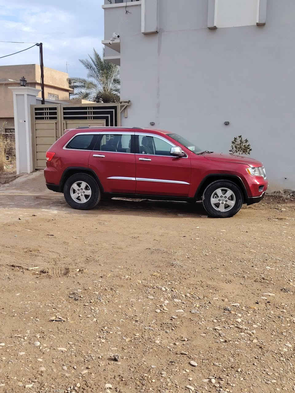 السلام عليكم
جيب لاريدو موديل 2011 رقم بغداد باسمي تحويل ثاني يوم كير مكينه كفاله
تخم تاير جديد
سياره جاهزه بدون نقص

ضرر أمريكا بنيد مبدل بدون دواخل وبدون ايرباك
وبيها قطع صبغ ابيع احزام وشرط بدون ضرر أثر تخريب شخوط وتوحيد لون افحص وين مايعجبك
السعر ١٥٥ وبيها مجال بسيط مكاني ديالى بعقوبه
***********
بيع او مراوس حسب القناعه
