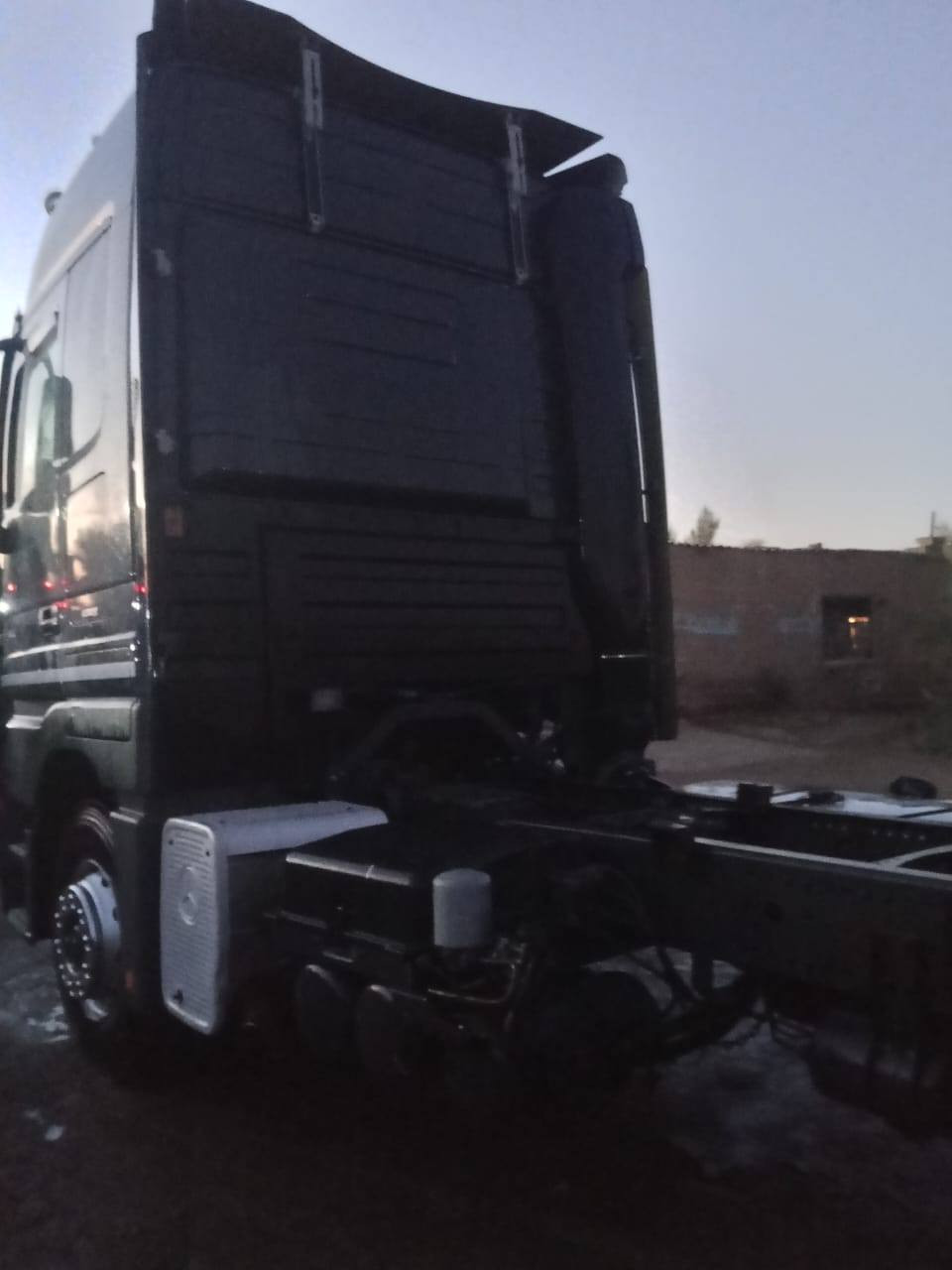 اسلام عليكم مرخصت مدير لكروب
سياره دمعه موديل 2004 حجم 2544  شاصي عدل   مواصفات ثلاجه  رتايدر 5 طكات  كامرات شامه  لايت دمعه  بلاد مكفوله كفاله عامه لستفسار لشراي لتصال ‎*********** متواجد  وتساب وفيس بك عباس حامد نعيم
