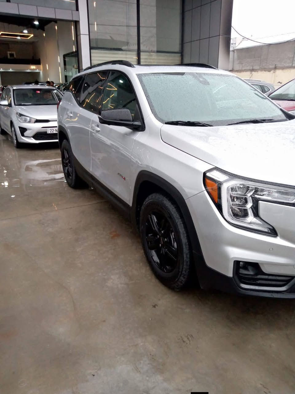 السلام عليكم 
GMC TERRAIN 2022
AT4
معروفة مواصفاته نفس الدينالي فول مواصفات 
رقم اربيل ( شبه مميز ) حادث باب خلف السائق فقط ( مبدل شركة ) ماشية ( 40 الف) كيلومتر السيارة مكفولة من كل شي السعر ← 215 ورقة فقط 
للاستفسار واتساب ↓
***********
