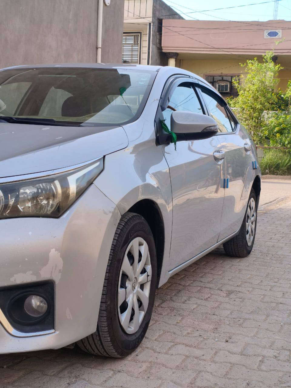 للبيع: تويوتا كورولا 2015 (ساز) 🚗
​النوع: تويوتا كورولا (Toyota Corolla)
​الموديل: 2015
​اللون: رصاصي 
​الحالة العامة: ساز (نظيفة جداً وبحالة ممتازة)
​✨ 
​محرك قوي واقتصادي جداً في استهلاك الوقود.
​تبريد ثلج ما شاء الله (شغال وجاهز للصيف).
​كير، محرك، وسدر بحالة ممتازة وجاهزة للاستخدام فوراً.
​صدر السيارة ناعم وبدون أي أصوات.
​داخلية نظيفة جداً وبحالة الوكالة.
​
​هزه وسنويه جديد ل2027
​رقم اربيل الجديد ابسمي 
​مكاني بغداد/ المحموديه 
​📌 ملاحظة: السيارة حرة وجاهزة للتحويل مباشرة، ومصروف عليها وما تحتاج أي برغي. 
​📞 للتواصل والاستفسار (اتصال أو واتساب):
هاذه رقمي ***********
💵 السعر 130 وبيها مجال بسيط

