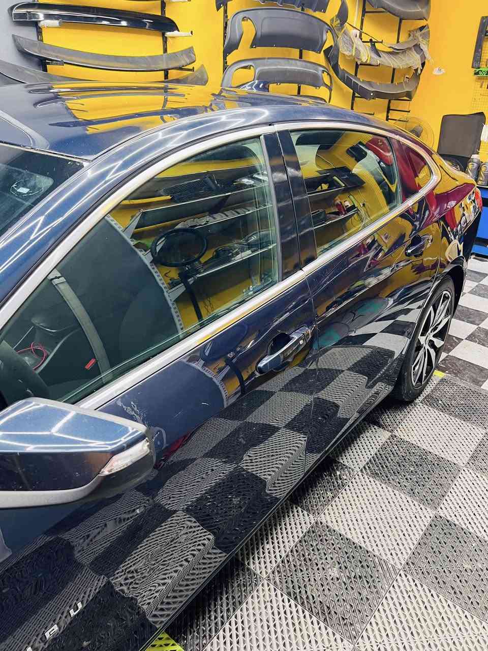 تم تنزيل السعر 80 قفل 
السلام عليكم ماليبو 2017 استخدامي الشخصي 
مواصفات lt السيارة جديدة فول عدى الفتحة
1500تيربو 
كير at المرغوب 
بصمة تشغيل 
بصمة 4 ابواب
الجنطة بصمة
لايت زينون
كشنات كهرباء 
اشاير بالمرايا
كشنات جلد ومخمل
ويل كب شكل وردة مميز
تاير18
حادثهة جانبي بنيد وجاملغ ايسر وشوية من الباب ومبدلات والجهة اليسرة جاملغ مصلح ومصبوغ 
الباقي كفالة كير ومكينة كفالة 
السعر80قفل
المكان كربلاء طويريج 
للتواصل *********** 
اتصال فقط غير متواجد ع النت
