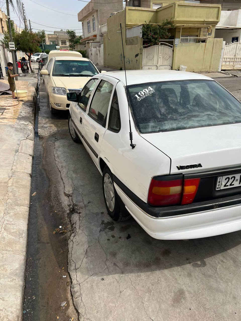 فيكترا مؤديل 1994 ، سبوخ عام بي لدران و وه ر كه ران ، سه نه وي نويه تا 2030 ، مالى دؤسته تابليي خاوينه ، 4تايه ي نويي له سه ره ، مه كينه 18 كير عادي ، غاز و به نزينه ده بل تانكي 
*********** أربيل, العراق
