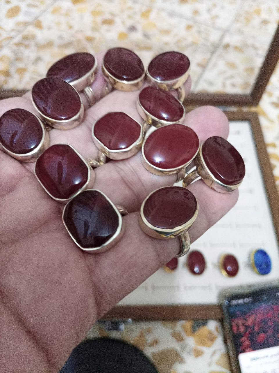 عقيق يماني وصياغة يدوي 
سعر القطعة 35 الف 
جملة ومفرد نبيع


**إذا كنت صاحب هذا الإعلان وتريد حذفه لأي سبب، رجاءا أرسل رسالة إلى الدعم الفني**