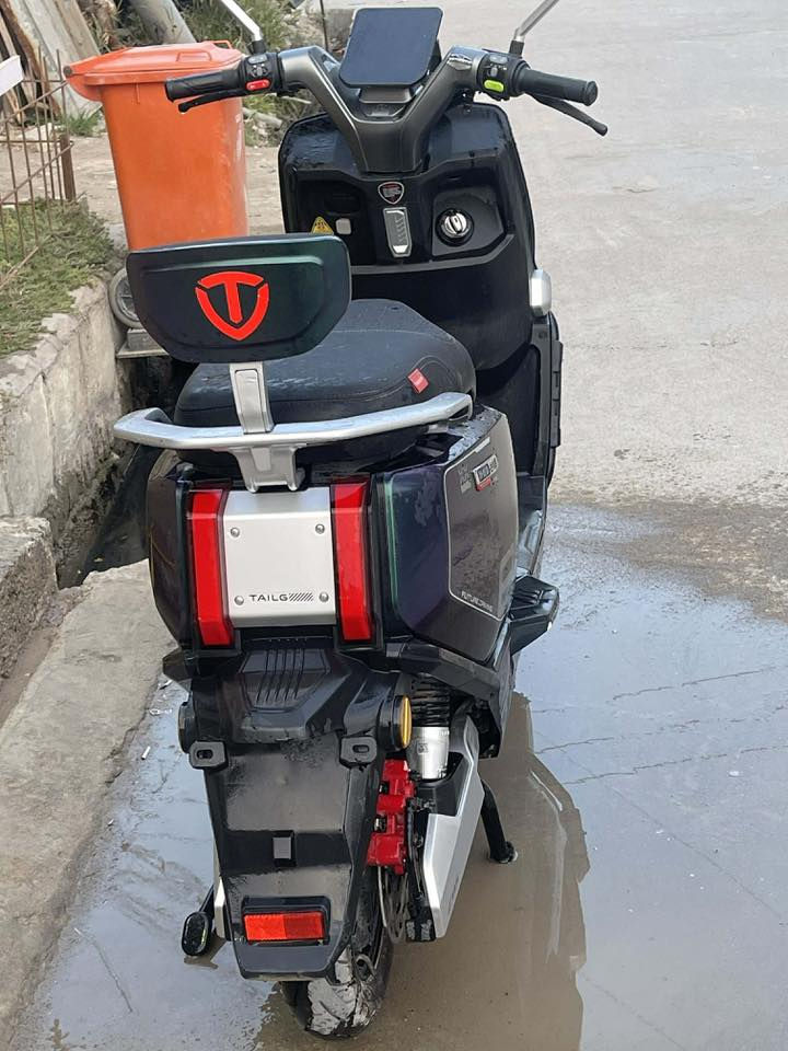 دراجه تالج شحن للبيع دراجه جديده ومكفوله *********** السعر ٩٠٠وبيه مجال
