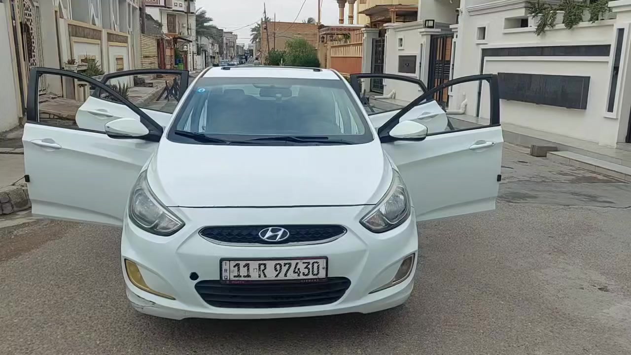 السلام عليكم اخوان 
اكسنت للبيع اسيارة خليجي فول بلو اعلة مواصفات فتحة سقف السيارة موديل 2014 السيارة خير من الله منضومة تبريد جديدة مكينة 1.6 كير شرط خير من الله السيارة كاملة مكملة بس تركب وتطلع والسيارة رقم بغداد انكليزي باسمي سنوية 30 تحويل ثاني يوم السيارة ضربة قوية ما بيهة مجرد بيهة طخطخات مكاني فلوجة السعر 95 وبيهة مجال رقم ***********
