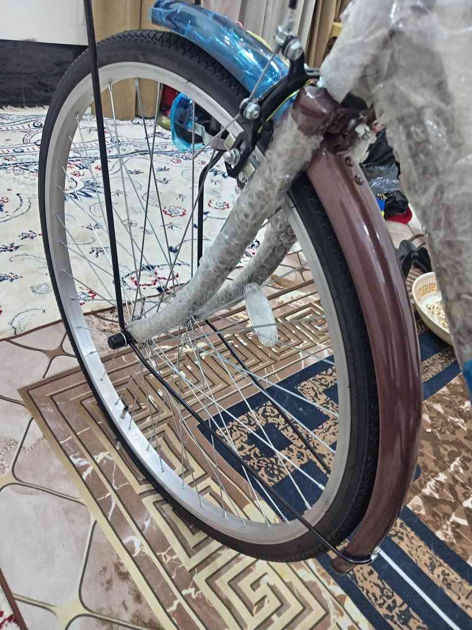 بايسكل ياباني بعدة بلكورتون لون جوزي لماعي اني مغلفة فابلون الازرق للحماية المكان الرمادي السعر 120 وبي مجال الرقم ***********
