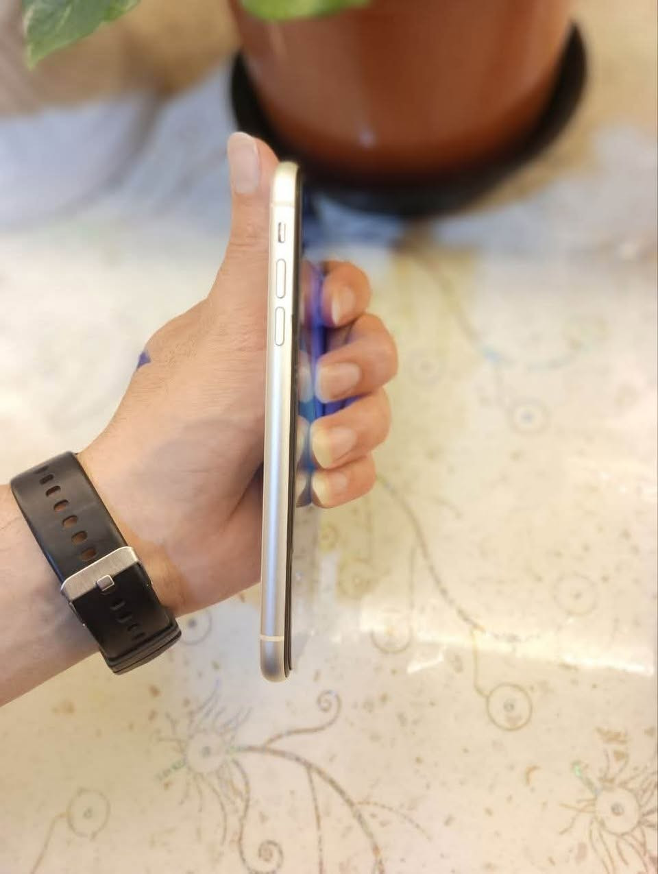 📱 للبيع iPhone 11

* السعة: 256GB
* صحة البطارية: 85%
* الجهاز شرط ونظيف جداً
* لم يتم فتحه أو تصليحه، وكل شيء فيه يعمل بكفاءة 100%
* مناسب للاستخدام اليومي والكاميرا والأداء ممتاز

💰 السعر: (٣٠٠)

📩 للجادين فقط، التواصل على الخاص.


**إذا كنت صاحب هذا الإعلان وتريد حذفه لأي سبب، رجاءا أرسل رسالة إلى الدعم الفني**
