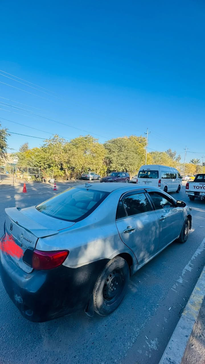 كورلا ٢٠٠٧ 
مكينة وكير وكهربائيات وحدادية كفالة 
عليها ادامة ونظيفة كلش السيارة
كشر بي صبغ وجرادات ابيع عام بدون حادث 
السيارة باسمي وشرط التحويل 
السعر 89 ورقة وبيها مجال بسيط 
مكانها كربلاء 
***********
