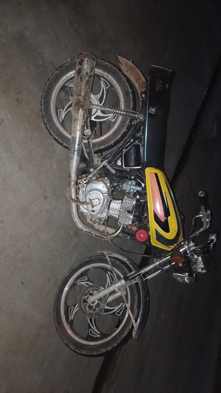 دراجه هوندا لبيع ماطور،رقم سعر ٤٠٠ بي مجال ***********
