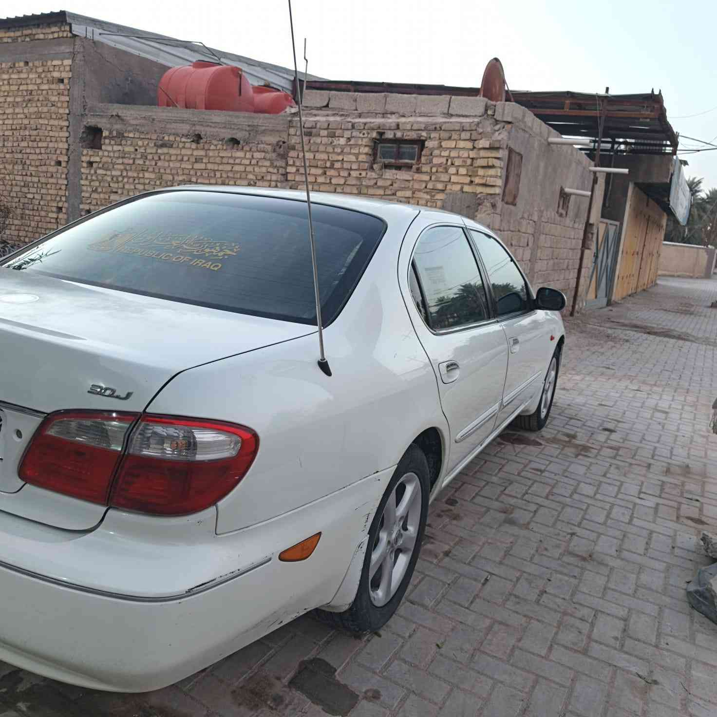 السلام عليكم نيسان مكزمه سياره جديده كله شغال ٢٠٠٤ كير تماتيك محرك ٣٠٠٠ تبريد حداديه كله جديد رقم بغداد رقم صاحب السياره ٧٨ وبيه مجال لطيبين ***********
