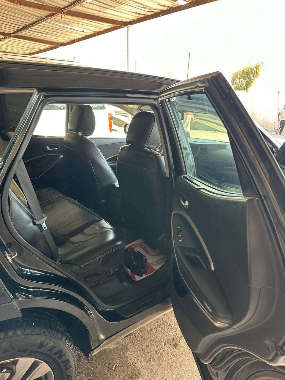 السلام عليكم السعر 135ورقة مو شراي لاتخابر
للبيع سنتافيا 2014امريكي حادثها خشم الجاملغ نفسه صابغي ليبل واحد السياره فول مواصفات داخل جلد تحكمات تخزين كشن كهرباء بانوراما  تخم تاير جديد هسه شاده ومنضومه زنون ومنضومه تبريد جديده كمبريسر  وراديتر كله الجديد والقديمات موجودات محرك 2400جي دي اي 4سلندر جاهزه كير محرك خير من الله سياره مال جني رقم انكليزي بغداد هزه جديده بسمي شرط التحويل مكان السياره بغداد بغداد الجديده الاستفسار *********** بغداد, العراق
