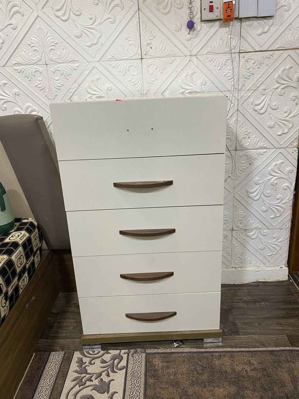 غرفه تركيه 8 قطع مستعمله للبيع بسعر مناسب 450 كامله كل قطعها مكاني الاصمعي الجديد ***********
