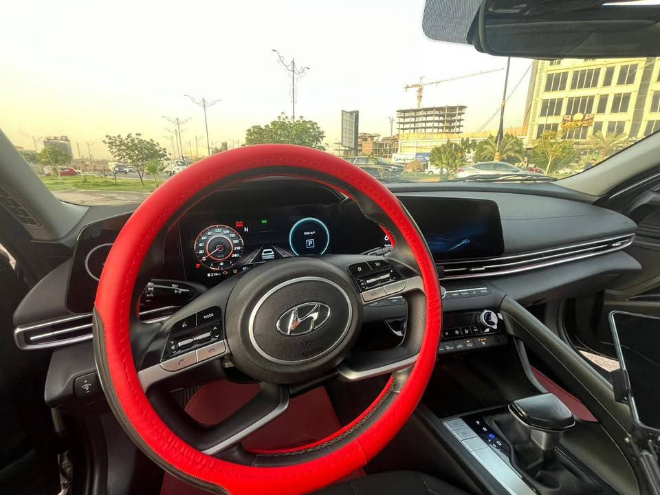 السلام عليكم
النترا 2023 وارد امريكي 

مرقم كربلاء  

بصمة 

تشغيل عن بعد 

شاشة متصلة دجتل 

رادارت امامي + خلفي + جانبي 

ماشية 83الف 

3 مودات قيادة 

بعد مواصفات معروفة هواي بيها 

العنوان كربلاء 

رقم الهاتف ***********
***********
