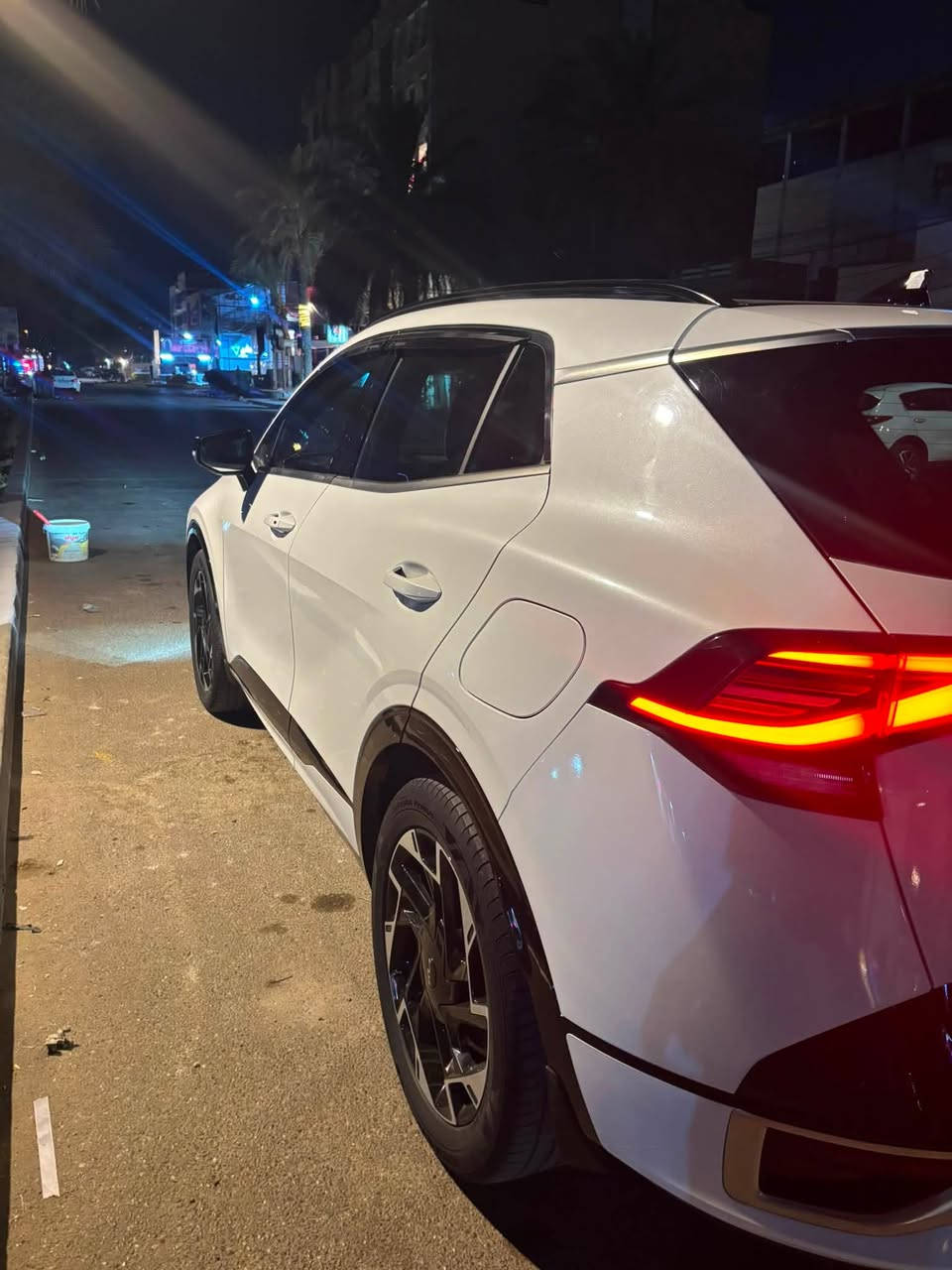 سلام عليكم
سبورتج موديل 2023 

GT-Line

السياره داخل الضمان دوليه ام الضمان 5 سنوات او 100 الف كليو متر 

ماشية 21 الف كيلو حقيقي ( اخت الزيرو ) 

مكفولة كفالة عامة 

من الصبغ والبارد والتبديل والشخط 

رقم بغداد الجديد وتحويل مباشر 

ويل كب حجم 19 المرغوب 

فول مواصفات 1/1

بنوراما وبصمة تشغيل وبصمة ابواب 

سبير منازل 

تشغيل عن بعد 

كراسي اثنين كهرباء 

جنطة كهرباء 

كشنات جلد 

تدفئة كشنات وستيرن 

محرك 2000 دوش 

كير ومكينة وحدادية كفالة 

اربع وضعيات قيادة وقطعتين تبريد 

وبقية المواصفات المعروفة 

مكان السيارة بغداد الكرخ // السيدية

السعر 235وبيها مجال للشراي 

للاتصال // ***********
