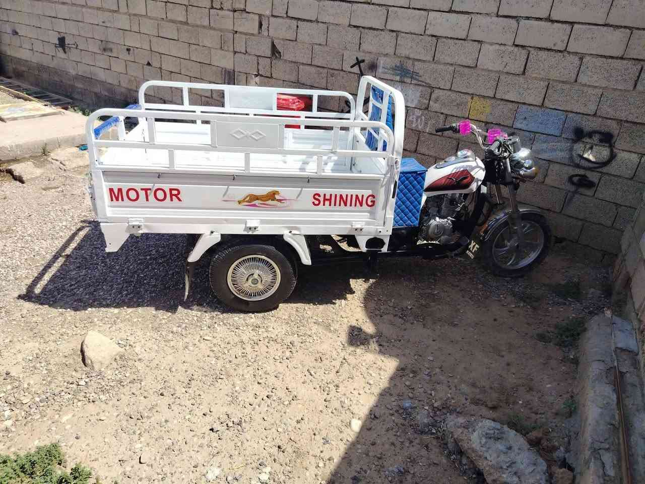 ستوته للبيع
الموديل 20 اوراق اصوليه  6ورقات جنوبيه 
السعر 1350
وبيه مجال وتدلل 
كامله  من كلشي 
محل التواجد اديالى شيخ بابا***********3
