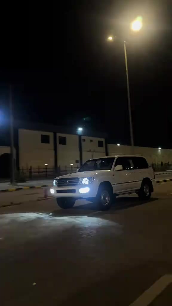 سلام عليكم 
مونيكا جكسار 2001
دبل تانكي 
اوتماتيك
بيه صبغ اثر خطه 
السعر 165
***********
النجف الاشرف
