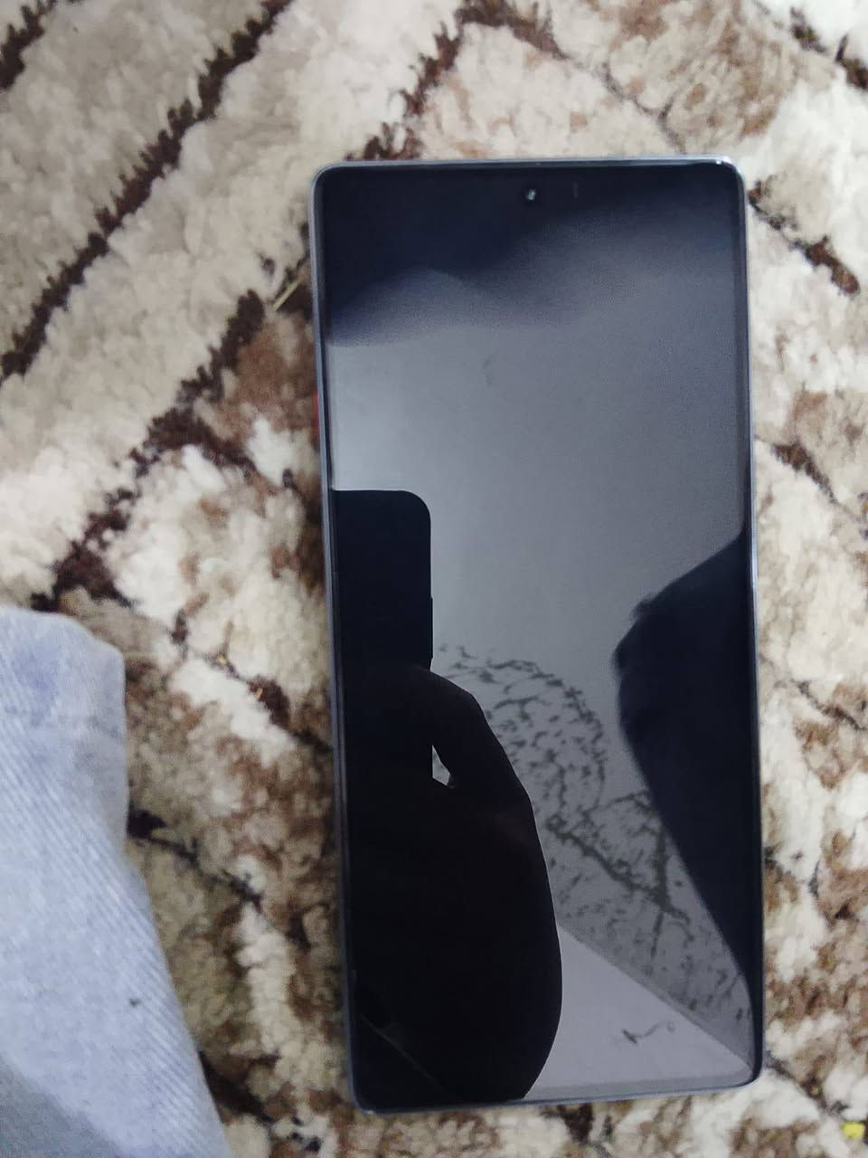 سلام عليكم تكنو كامون 40برو شرط شخط ما بي ما صار شهرين  من خذتة اريد الأوسط 11عادي مراسلة وتساب مكان بغداد مدينة الصدر***********
