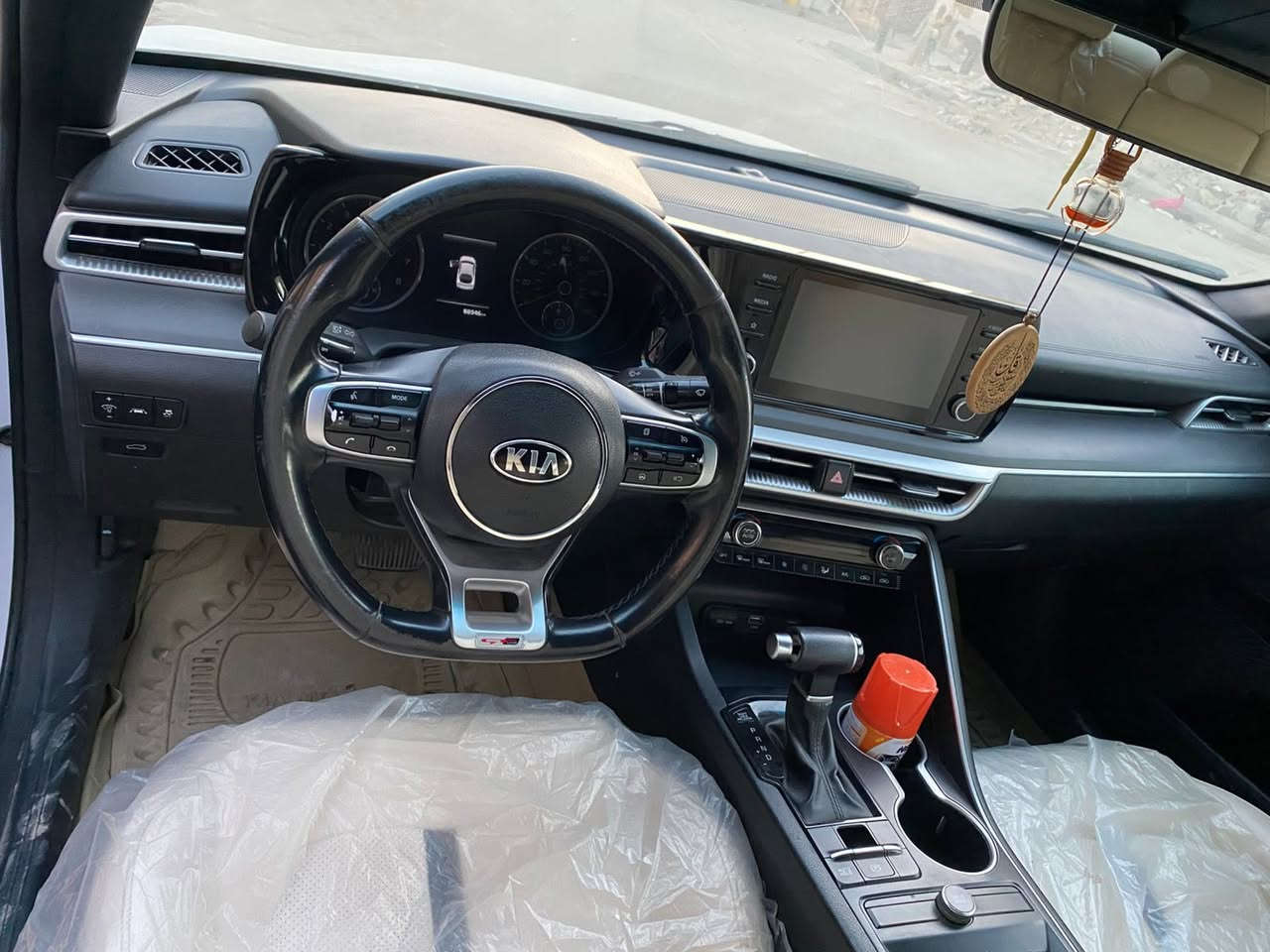 للبيع كيا K5 موديل 2021 – فئة GT Line
فول مواصفات ماعدا فتحة البانوراما  

المسافة: 90 ألف كم  

السيارة نظيفة جداً واستخدام شخصي  

مبدّل بنيد قطعة أصلية فقط  

كلشي بيها شغال وما تحتاج أي مصروف  

المواصفات:  

- بصمة تشغيل ودخول ذكي  

- شاشة كبيرة وكاميرا خلفية  

- حساسات أمامي وخلفي  

- مقاعد جلد  

- تحكم سكان  

- إضاءة LED  

- أنظمة أمان كاملة  

١٧٥$

سعر مناسب وقابل للتفاوض بالمعقول  

للتواصل خاص أو على الرقم:***********
