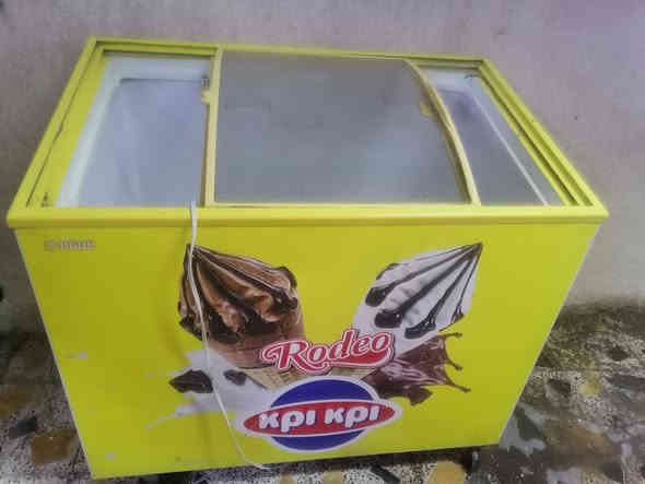 السلام عليكم عارضه بطحيه بوكس نضيفه ماداخله تصيلح بلاد تجميد فول السعر ٢٠٠ وبيه مجال العنوان البصره ابو خصيب تلفون ***********
