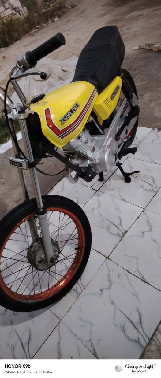 سلام عليكم دراجه كلك للبيع دراجه نضيفه حيل محرك  مفتوح نضيف شلعه اتشك الكاع دراجه كلشي ما ناقصها سعر 400 او بيها مجال المكان الناصريه مركز الرقم ***********
