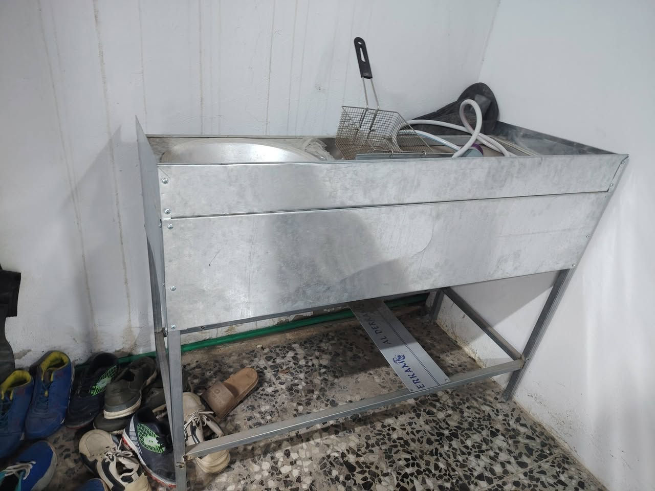 ميز طعام ويا 6 كراسي للبيع
قلايه فنكر مع قلايه فلافل مع قلايه بركر
بسعر مناسب للبيع تعال اتصال
***********
