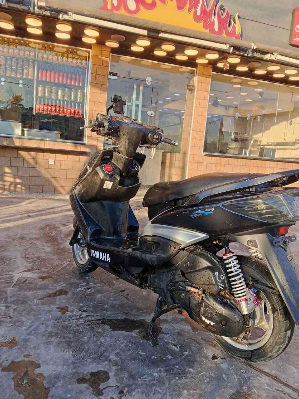 يا الله سكنز فحل الدراجه نضافتها 85بل100 كلش حلوه ونضيفه شلعه معدل فول كهربائيات كلها شغاله نقص اكلوب ماكو دشبول جديد شادلها بس ما مربوط المكينه خرسه الدراجه فقط مفيلسيها فقط وكدامكم صوره وفديو 
عنواني بغداد الشعب 
*********** واتساب رصيد 24 ساعه 
سعرها 575الف بيها مجال قليل جماعت ال400 تراسلوني احبكم
