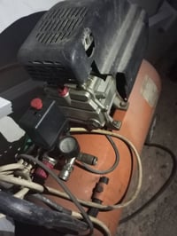 كمبريسر السعر 80 شرط شغال  الرقم 07702569760