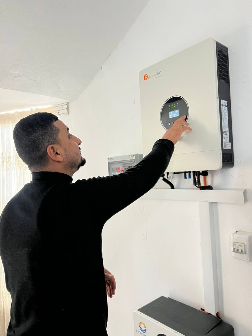 من ناحية #الزوية تم ولله الحمد تنصيب منظومة طاقة شمسية
للعم #مزاحم_البنيان(ابو كرم)  15امبيـر ليلـي 16امبيـر نهـاري

مكتب منارات المدينة للطاقة الشمسية  خيارك الأمثل للطاقـة المتجددة 

#البيــع_بالـنقد_والاقسـاط 

📌 صـلاح الدين/ تكـريت/ العلـم/البـورصة #عمارة_الضامن
للحجز والأستفسار👇👇
المهندس حسن الجبوري 
*********** اسيا
*********** زين
مــنارات الـمـدينـة
