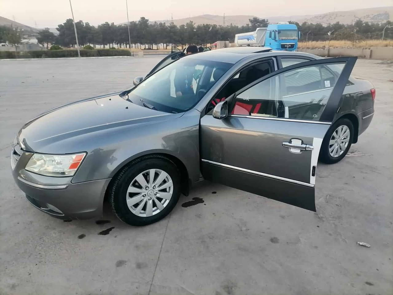 سوناتا ٢٠٠٩ مكفوله كفاله عامه كشن كهربائي
فتحت سقف 
رقم بغداد 
موجوده داخل حديثه 
السعر ١٣٤ وبيه مجال 
***********
