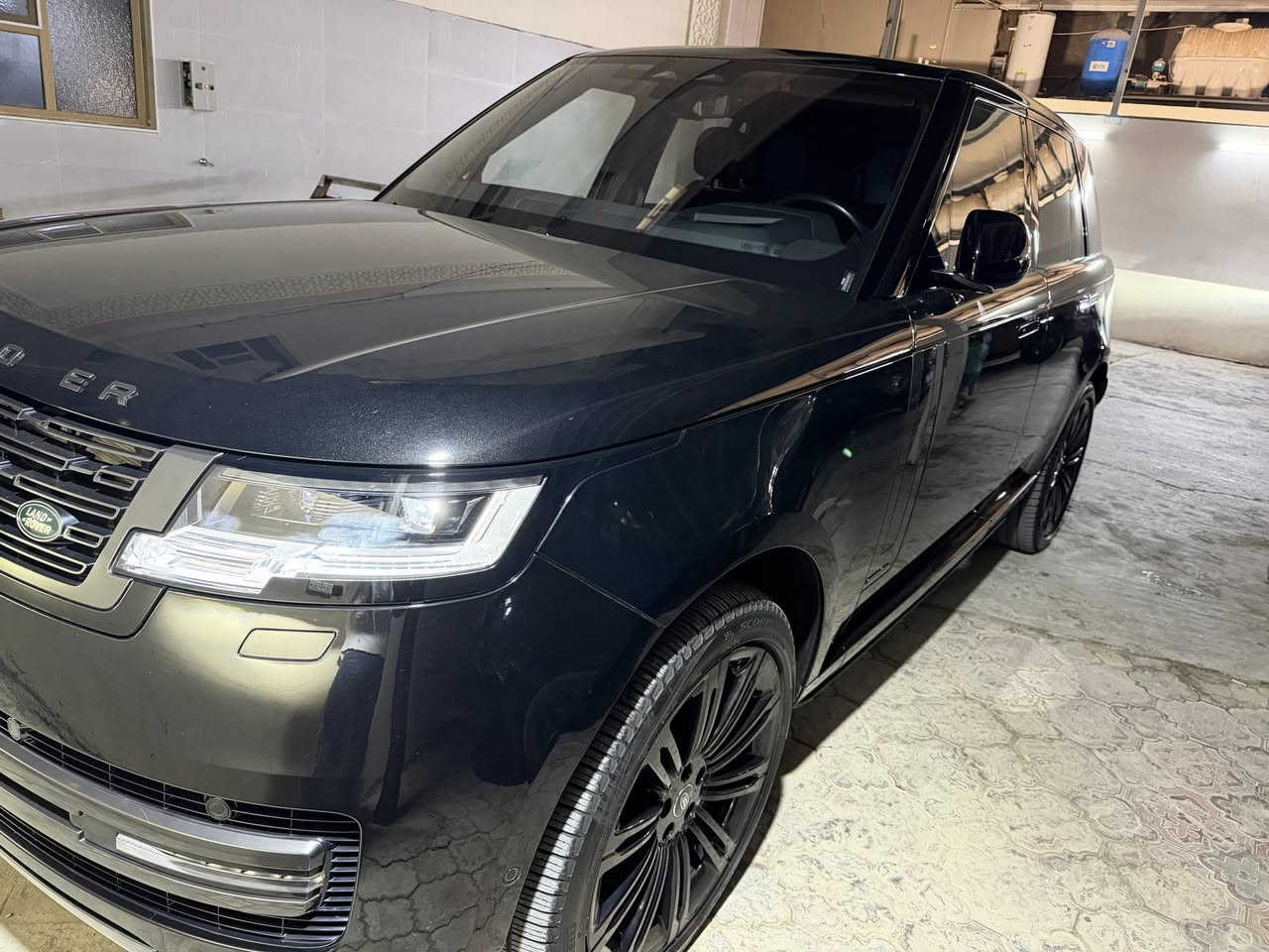 Range Rover Vogue Auto bikeraf p530
2023 ماشيه 30 الف وبعد السياره عليها سيرفس كامل جديد من الشركه وكاله سردار ضمان السياره جديده كولش رقم بغداد ميحتاج احجي عن مواصفات الفوج الاوتو بايكراف ال8 معروفه مواصفاتها.  
***********
