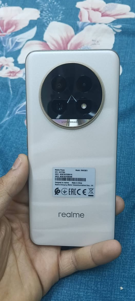 ريلمي 13 برو بلص ذاكرته 512 علما ان الجهاز من دون اي ملحقات وبشرط كفاله من العطل والتصليح زلغ مابي كامرا زووم 120 fps يعجز عن التفاصيل سعره 325 بي مجال عنوان بصره عويسان رقمي للتواصل ***********
