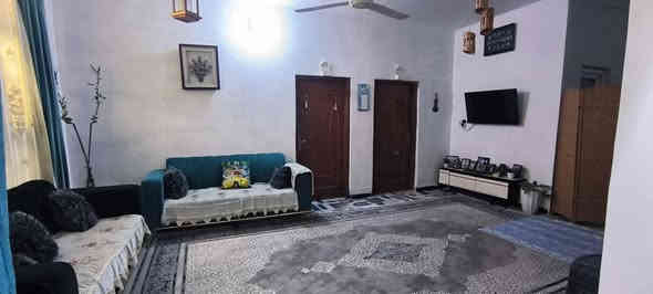 دار للبيع مع الأثاث أو بدونه ... طابو زراعي سند 25
المساحة: 285م الواجهة 10م (تحت البناء 120م غرفتين نوم، استقبال، صالة، مطبخ، صحيات، طارمة وباقي المساحة عبارة عن حديقتين وكراج سيارة)
الموقع: الجهة المقابلة لفندق البارون/ عمود 84
السعر: 220 وبي مجال
مراوس مع دار أو قطعة بالقرب من مدارس العتبة بحي السلام مع فرق السعر
للإستفسار ***********
