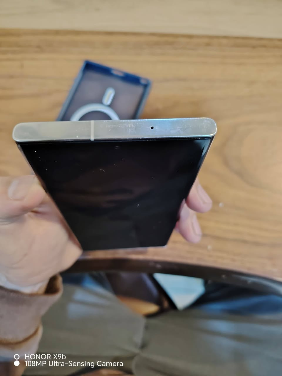 ⸻

📱 للبيع: جهاز Samsung Galaxy S23 Ultra (ألترا 23)

🔹 الجهاز نظيف جداً (جاهز استخدام)
🔹 لا داخل تصليح ❌
🔹 لا مبدل أي قطعة ❌ (أصلي 100%)
🔹 استخدام خفيف ومحافظ عليه

📦 المحتويات:
✔️ الكارتونة الأصلية
✔️ جميع الملحقات كاملة
✔️ كرت الضمان موجود

💯 الجهاز مضمون وما بيه أي مشكلة

💰 السعر: 850 (وبي مجال بسيط )

📍 الموقع: النجف

📞 للتواصل :***********
