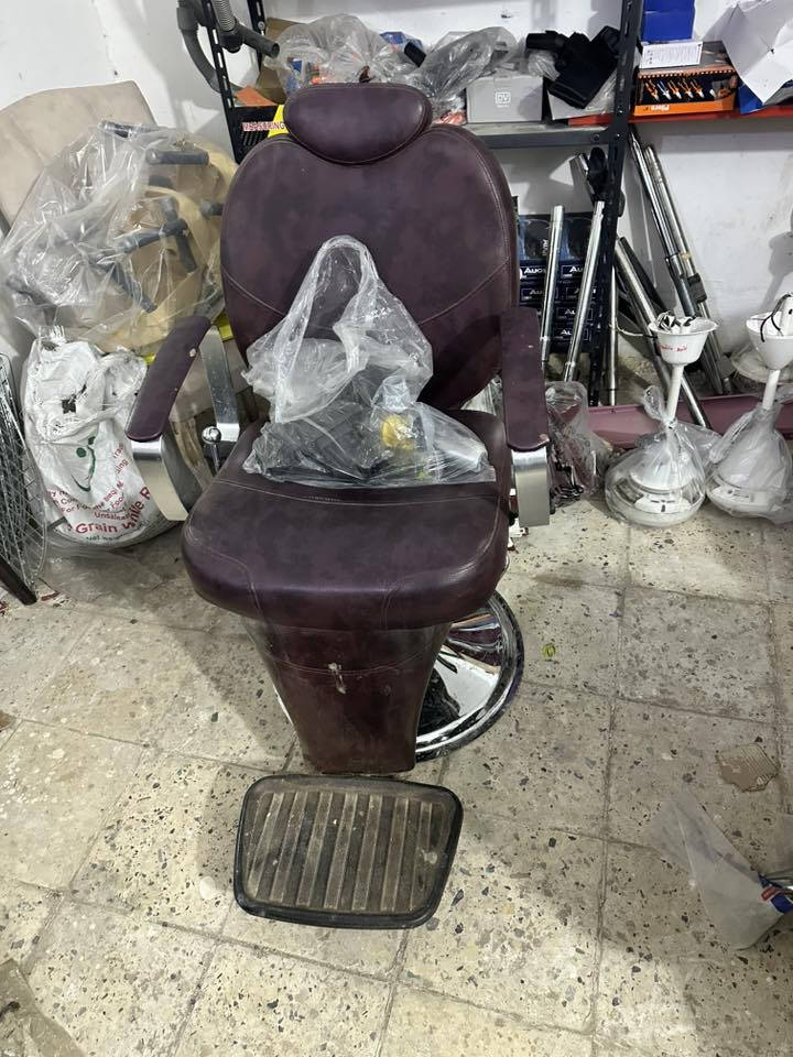 السلام عليكم اخوان الله خلقني لتحدي كافه الغراض المنزليه للبيع والشراء والمراوس جاهزين لتواصل عالمسنجر والواتساب (قادمون بقوه الله) هذا رقمي ***********
