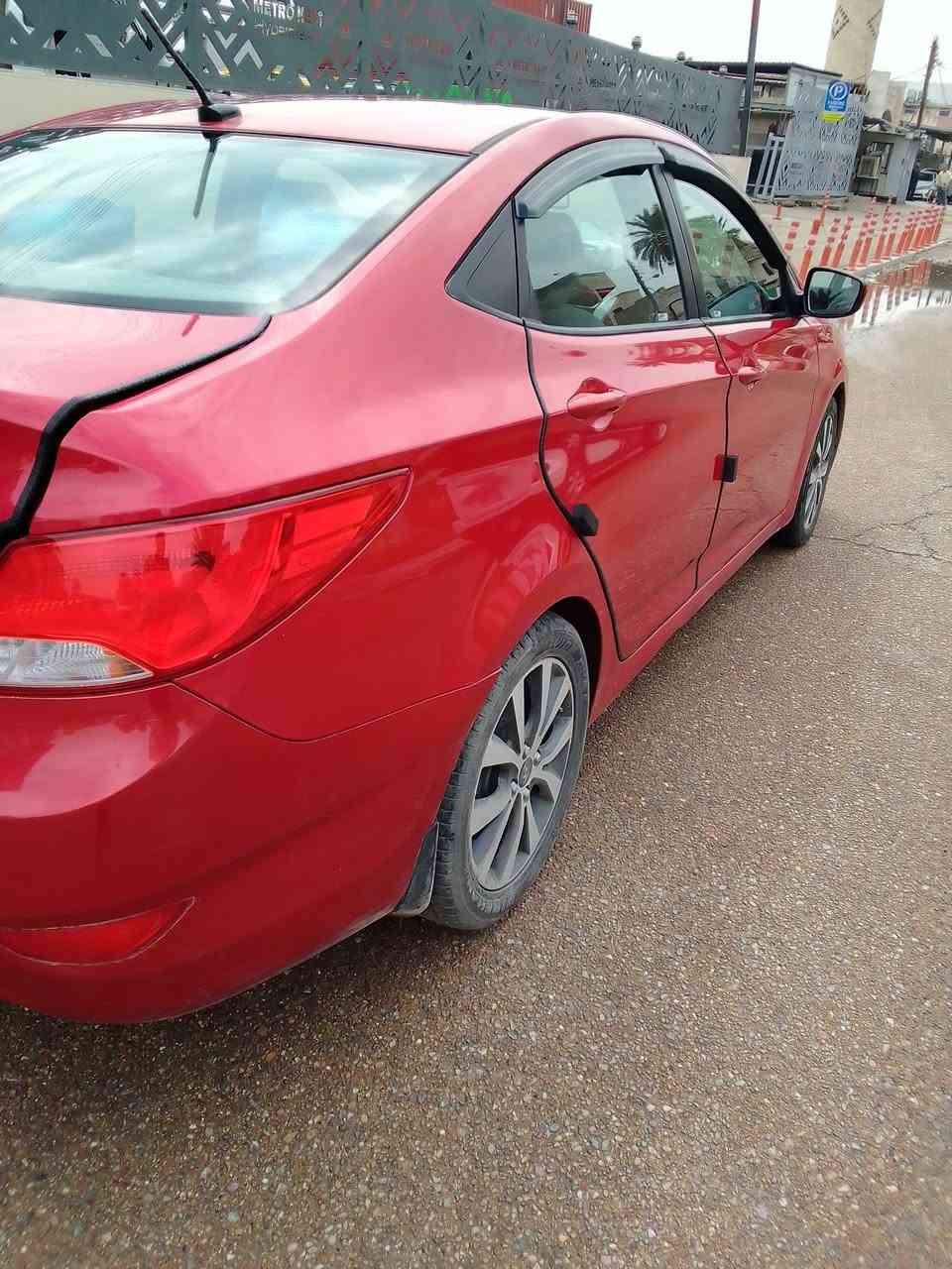 السلام عليكم...للبيع اكسنت 2017 محرك 1600GDIواردامريكي رقم انكليزي سنويه 2028هزه جديده..سنتر لوك اشاير بامري كامره خلفيه تحكم استيرن ويل كب 16تخم تأثير تبريد تدفاءه ..عداد82500قابل الزياده...مكلف بالنشر اتصال مع راعي السياره***********السعر104مع مجال قليل
